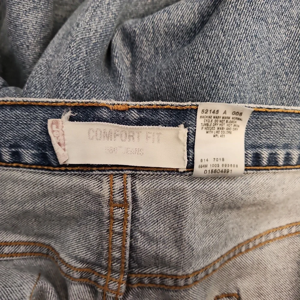 LEVI'S 560 Comfort Fit 48 Lightly Distressed Jeans